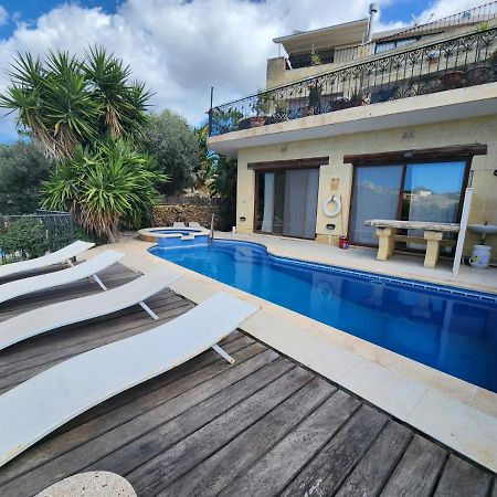 Bed and Breakfast Sunny Gozo Getaway Pool & Easy Check-In Ghajn il-Kbira  Экстерьер фото
