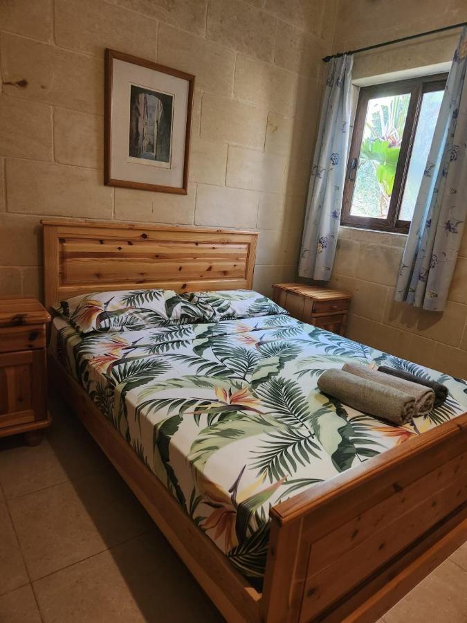 Bed and Breakfast Sunny Gozo Getaway Pool & Easy Check-In Ghajn il-Kbira  Экстерьер фото