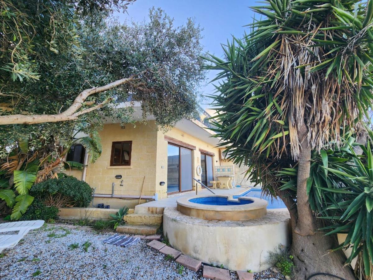 Bed and Breakfast Sunny Gozo Getaway Pool & Easy Check-In Ghajn il-Kbira  Экстерьер фото
