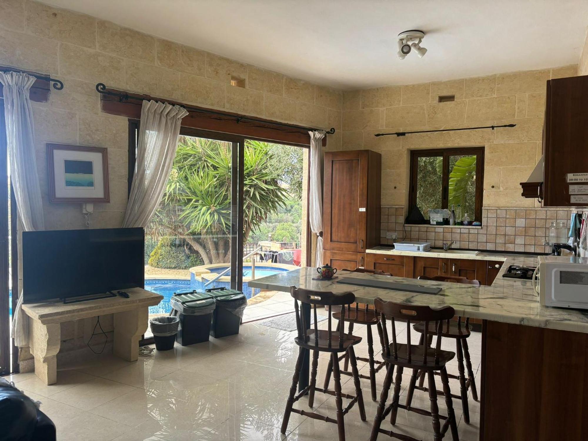 Bed and Breakfast Sunny Gozo Getaway Pool & Easy Check-In Ghajn il-Kbira  Экстерьер фото
