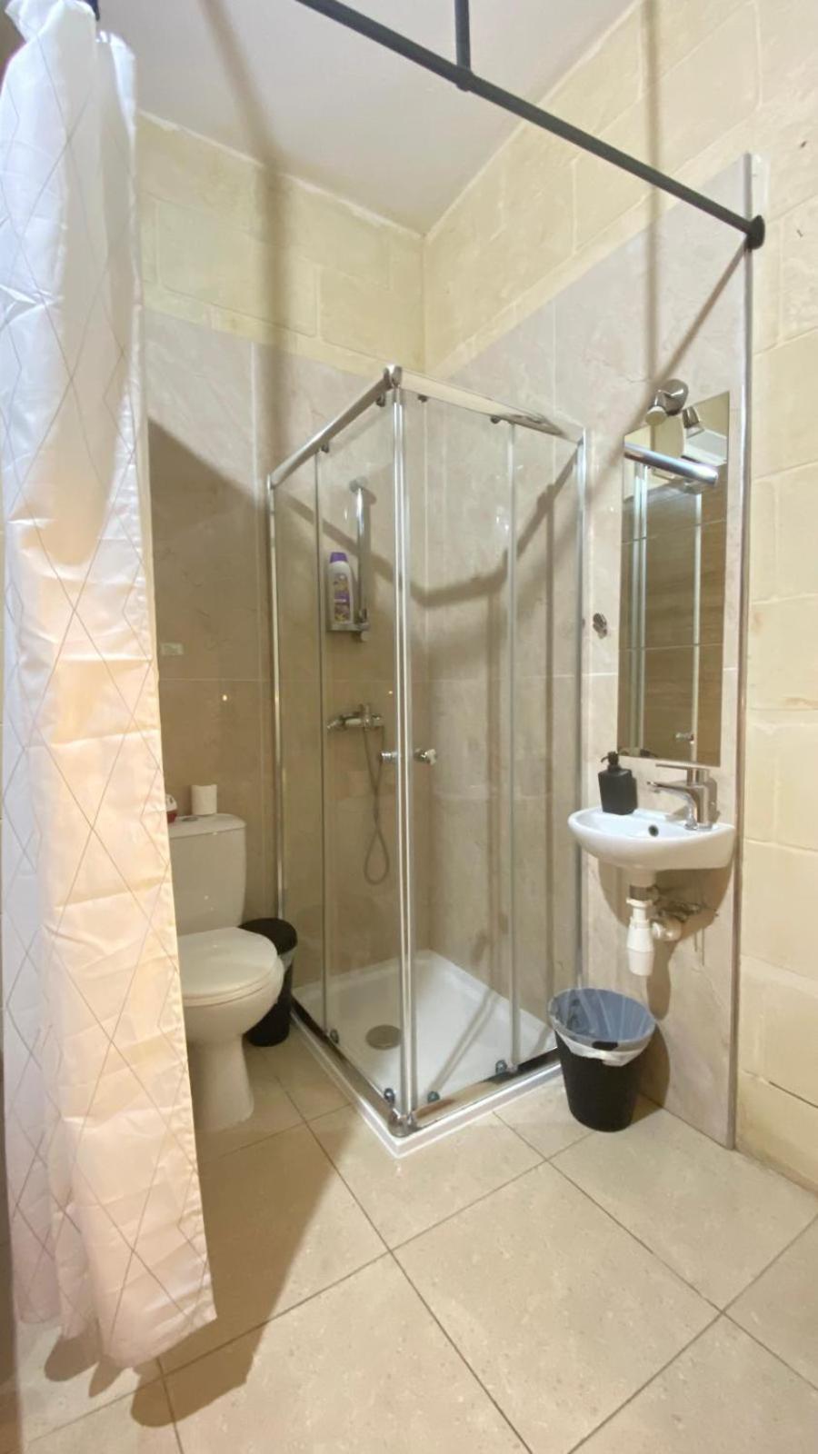 Bed and Breakfast Sunny Gozo Getaway Pool & Easy Check-In Ghajn il-Kbira  Экстерьер фото