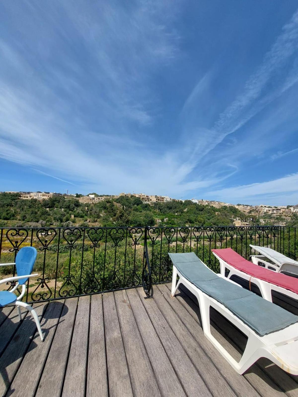 Bed and Breakfast Sunny Gozo Getaway Pool & Easy Check-In Ghajn il-Kbira  Экстерьер фото